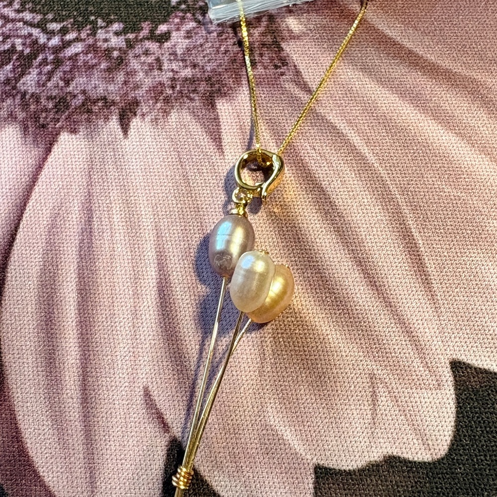 Elegant Gold freshwater Pearl ballon Pendant Necklace